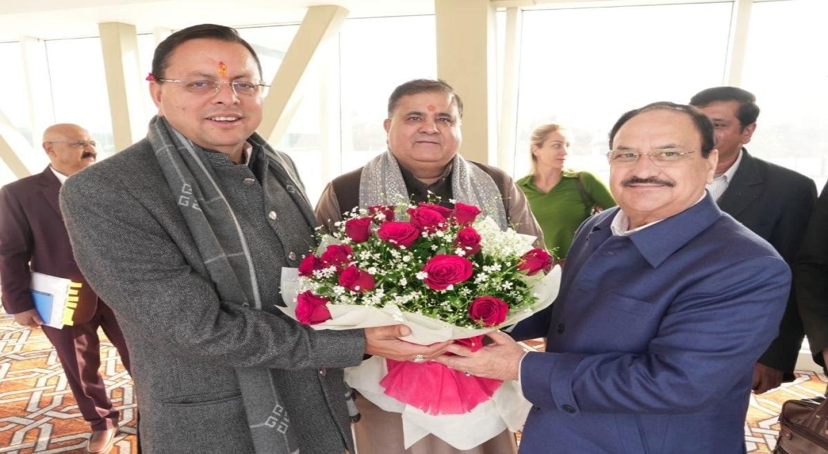 देहरादून पहुंचे केंद्रीय मंत्री जगत प्रकाश नड्डा, मुख्यमंत्री धामी ने किया स्वागत