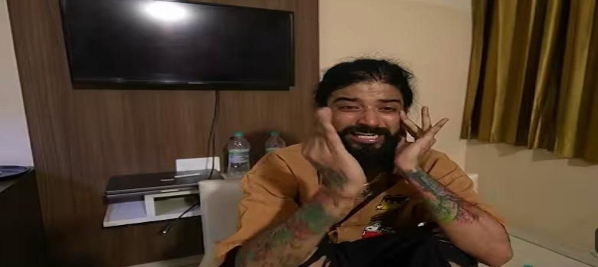 बिग बॉस फेम यूट्यूबर अनुराग डोभाल ने लगाए गंभीर आरोप, बोले- मानसिक रूप से किया जा रहा प्रताड़ित