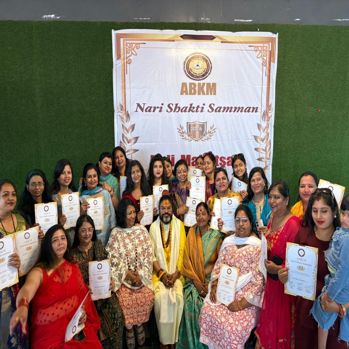 देहरादून में कायस्थ महासभा का भव्य होली मिलन समारोह, महिलाओं का सम्मान