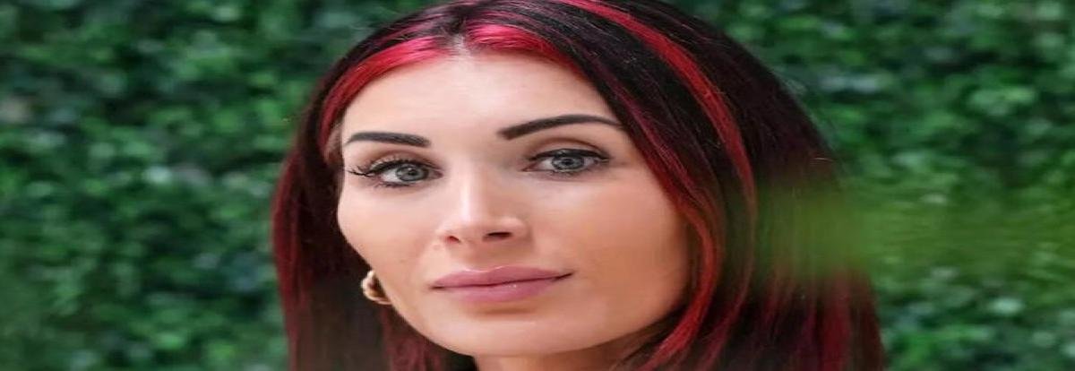 भारत विरोधी टिप्पणियों पर लॉरा लूमर ने मांगी माफी, लेकिन H-1B वीजा विरोध पर कायम