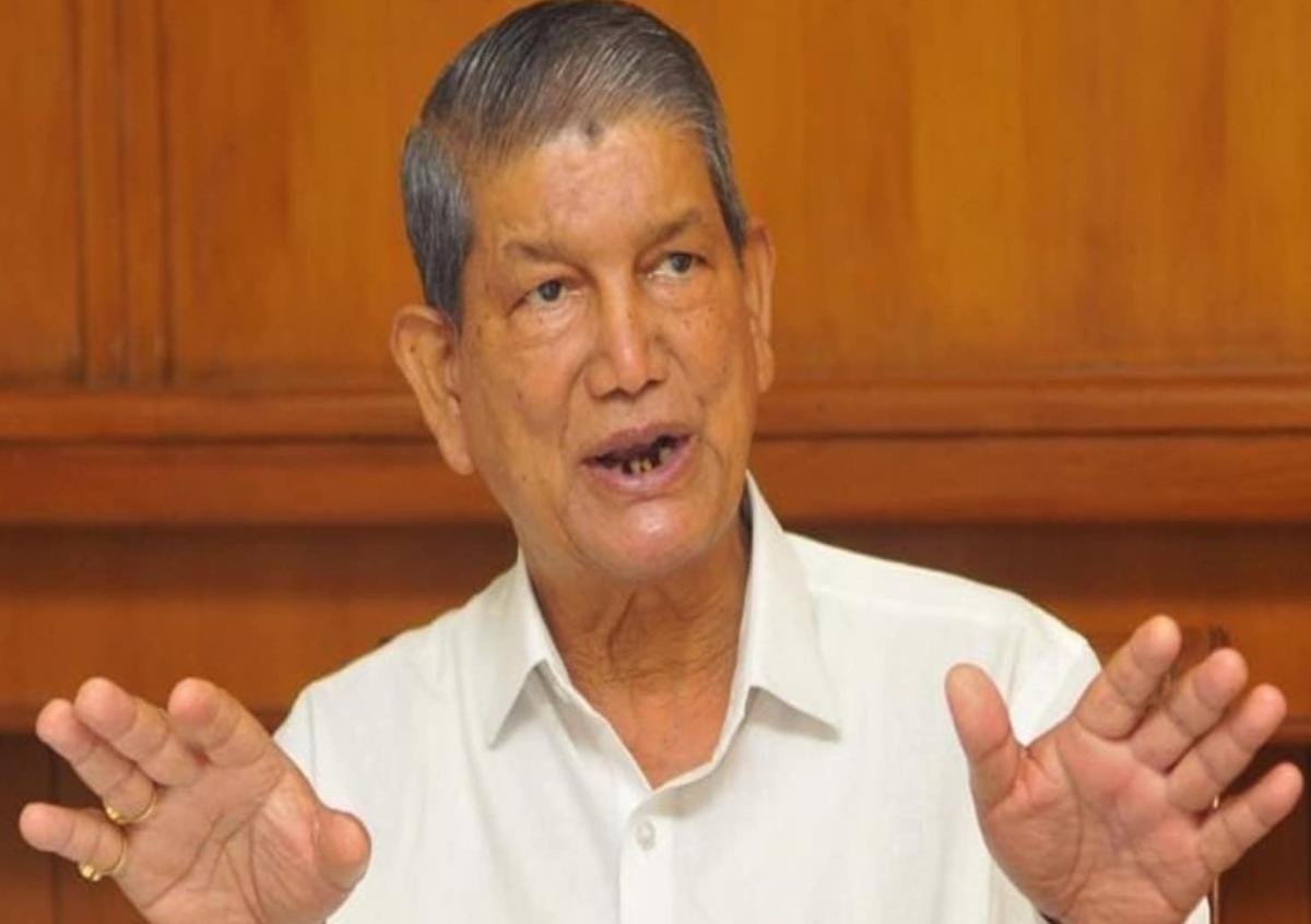 हरीश रावत का मौन उपवास: बिजली और पानी की बढ़ती दरों के खिलाफ विरोध, 15 दिन राजनीति से दूरी का ऐलान