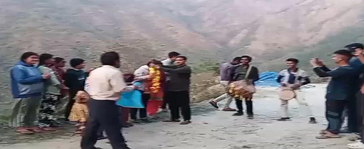 अगस्त्यमुनि की सभ्या नेगी का उत्तराखंड सीनियर महिला क्रिकेट टीम में चयन, गांव में भव्य स्वागत