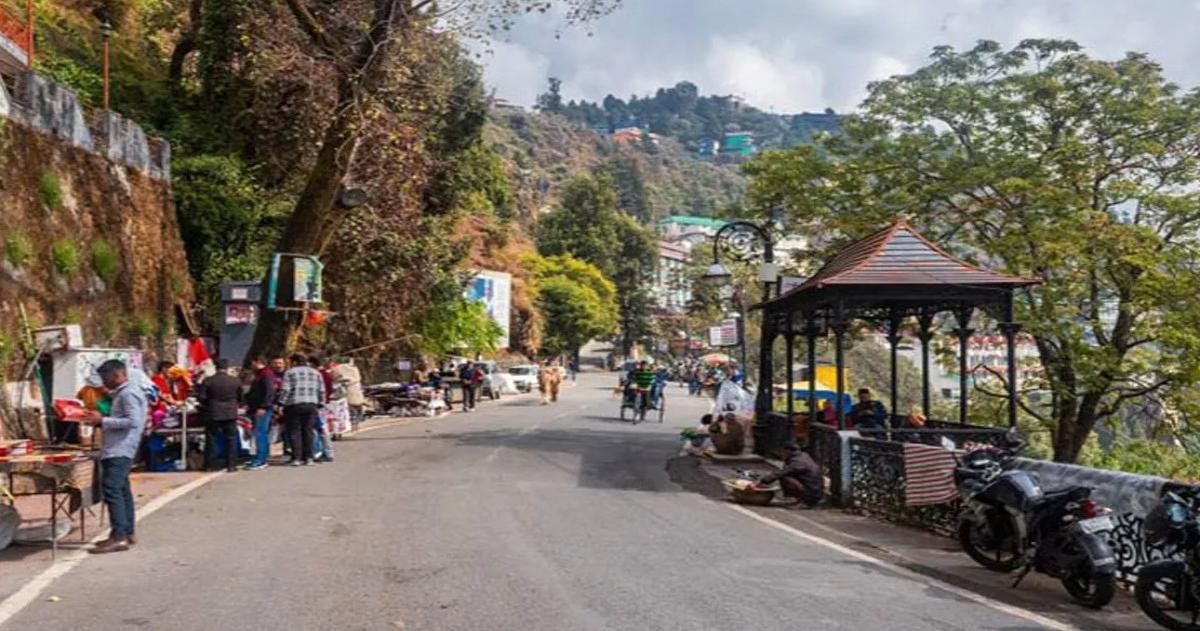 मसूरी में ट्रैफिक पर सख्ती: माल रोड पर 5 बजे के बाद वाहनों की एंट्री बंद, वन-वे सिस्टम लागू