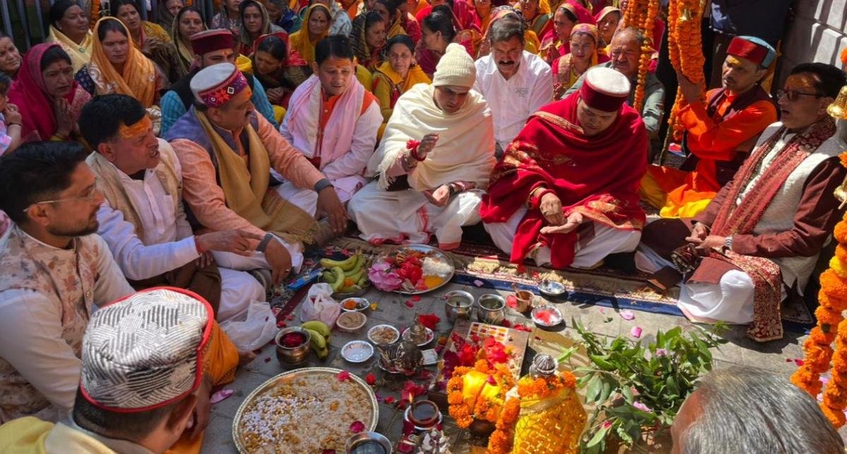 बदरीनाथ धाम के कपाट 23 अप्रैल को खुलेंगे: जोशीमठ से निकली शंकराचार्य गद्दी और देव डोलियां