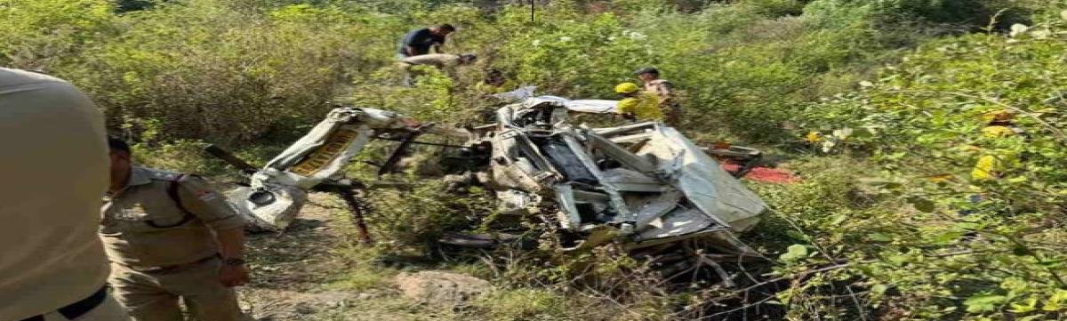 चंबा-कोटी कॉलोनी मार्ग हादसा: खाई में गिरी गाड़ी, 8 की मौत, 2 गंभीर घायल