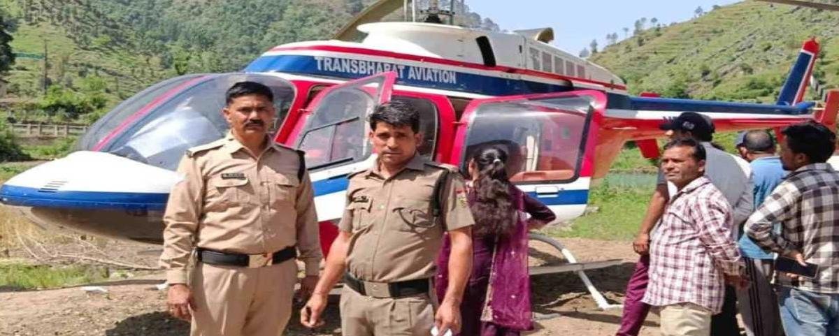 बदरीनाथ से लौट रहे हेलिकॉप्टर की टिहरी में इमरजेंसी लैंडिंग, सभी यात्री सुरक्षित