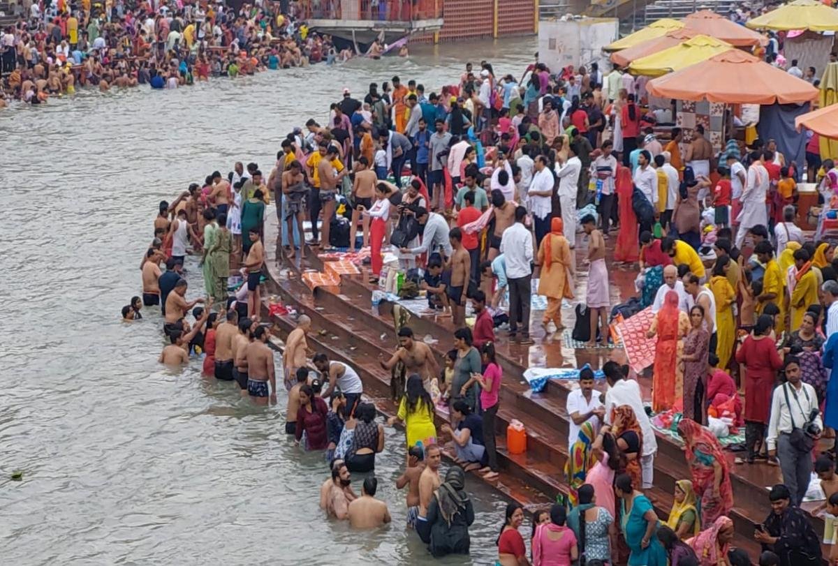 निर्जला एकादशी 2026: हरिद्वार में उमड़ा आस्था का सैलाब, हर की पैड़ी पर लाखों श्रद्धालुओं ने लगाई गंगा में डुबकी