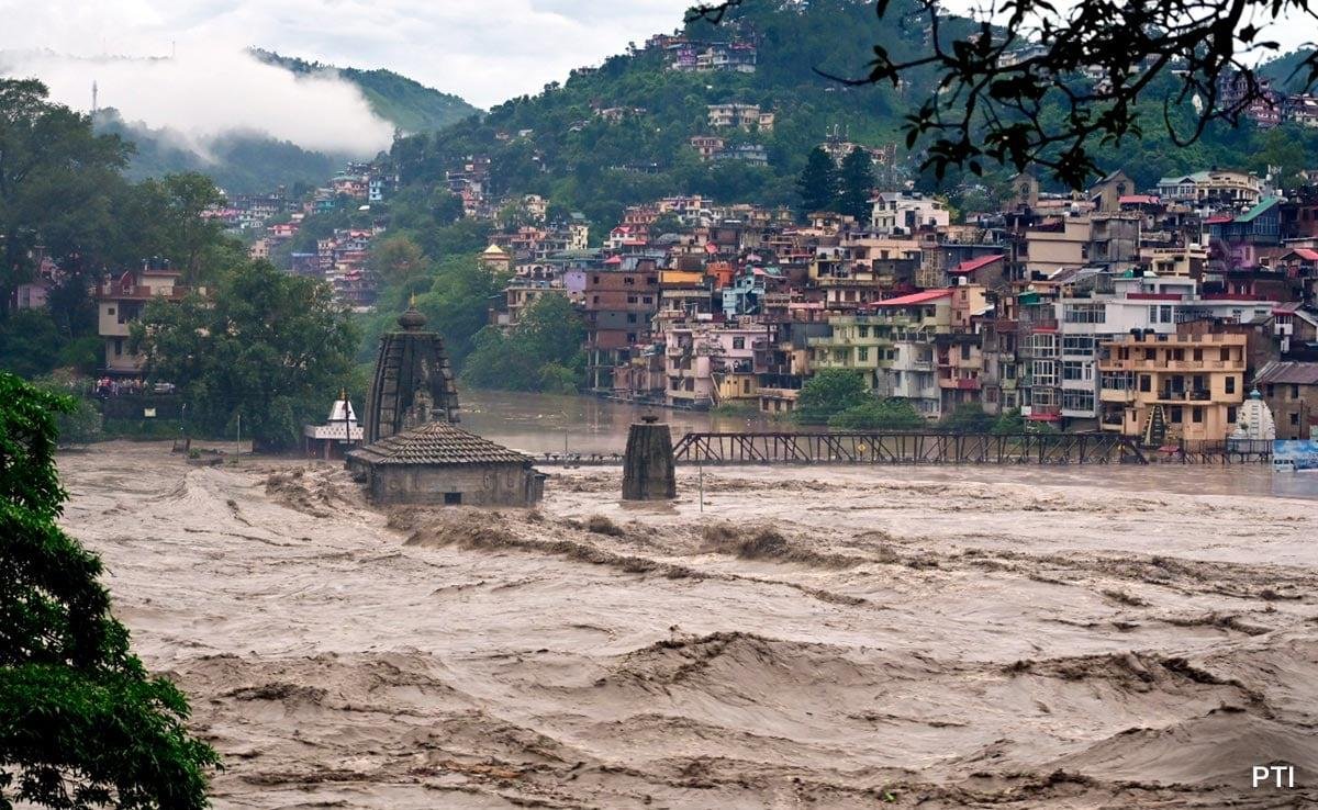 उत्तराखंड में लौट आई आफत की बारिश,सड़कें बंद चारधाम यात्रा पर भी असर - आज और कल सावधानी बरतनें की सलाह
