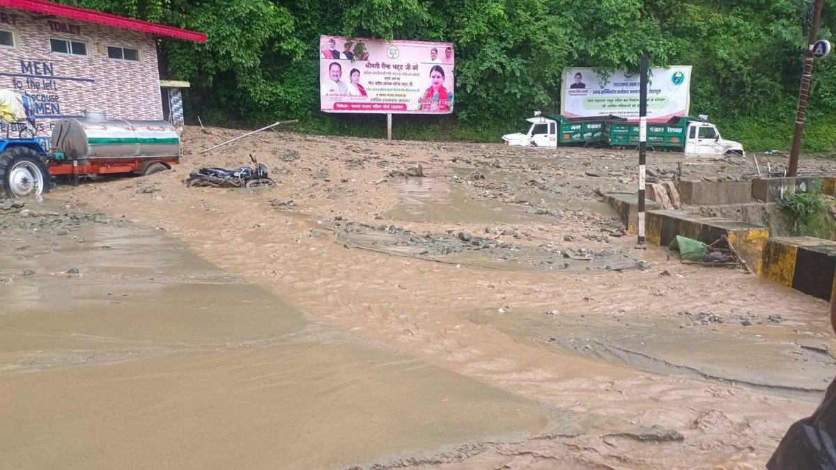 Weather News Uttarakhand: बुधवार रात से लगातार बारिश ने बरपाया कहर, रुद्रप्रयाग और टिहरी में भारी नुकसान
