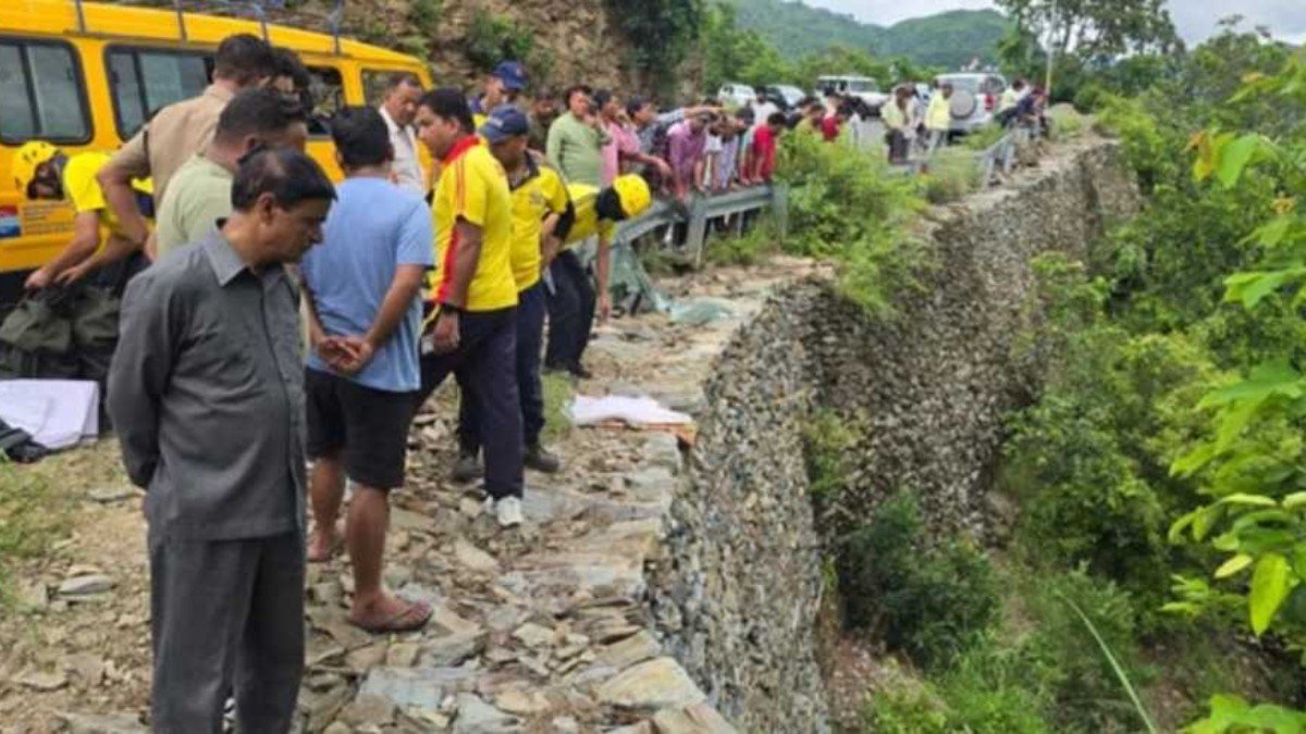 उत्तराखंड में बड़ा सड़क हादसा, देवप्रयाग- पौड़ी रोड पर खाई में गिरी कार; 5 की दर्दनाक मौत