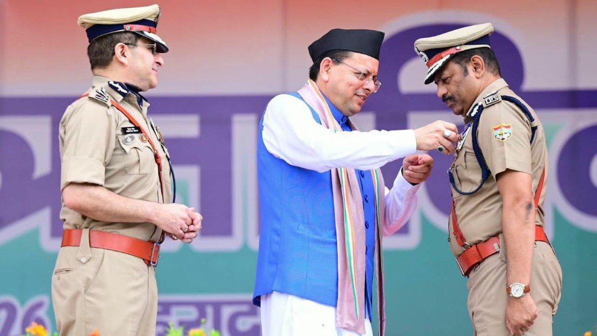 स्वतंत्रता दिवस पर सीएम धामी ने खाकी और स्वतंत्रता सेनानियों के परिजनों का किया सम्मान, की 7 बड़ी घोषणाएं