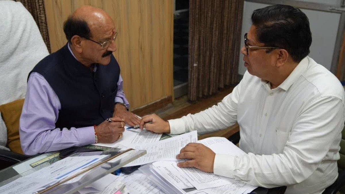 चिकित्सकों की 11 मांगों पर स्वास्थ्य मंत्री सुबोध उनियाल को ज्ञापन, 15 दिन का अल्टीमेटम; आंदोलन की चेतावनी