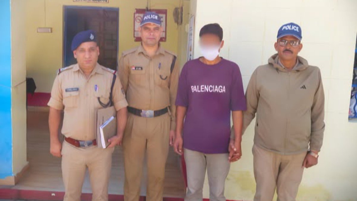 चमोली: माता-पिता पर जानलेवा हमला करने वाला कलयुगी बेटा गिरफ्तार, कर्णप्रयाग पुलिस ने बरामद किए चाकू और ब्लेड