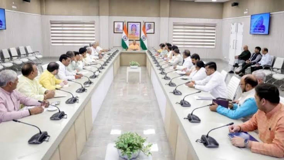 योगी सरकार का बड़ा फैसला, गायों के बीमा पर 85% खर्च उठाएगी सरकार; जानें कैबिनेट के 22 फैसले