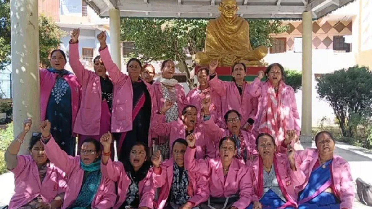आशा कार्यकर्ताओं का प्रदर्शन, 26 हजार वेतन और पेंशन की मांग; सरकार को आंदोलन की चेतावनी